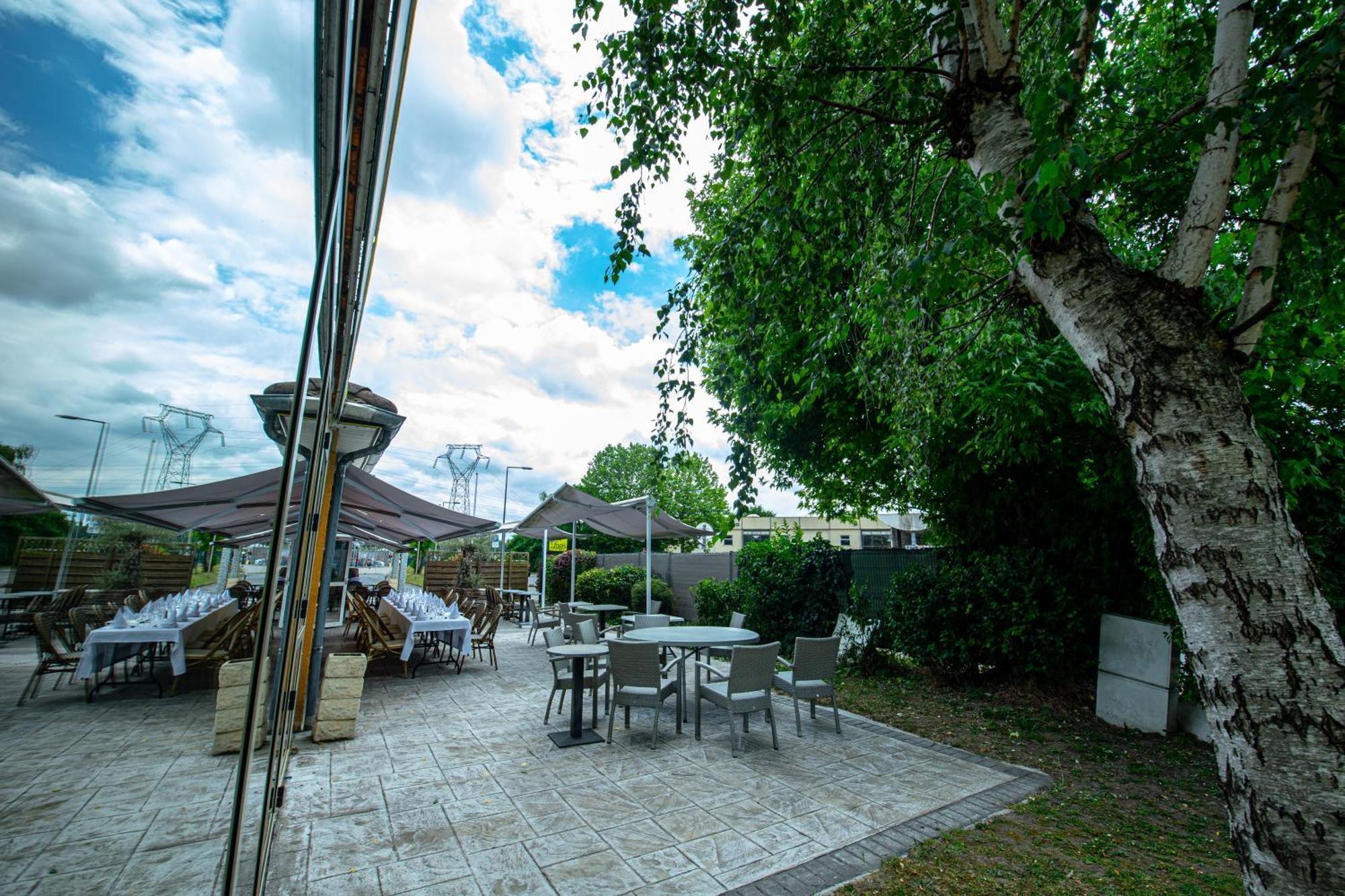 Logis Hotel - Le Relais Du Parisis Villeparisis Dış mekan fotoğraf