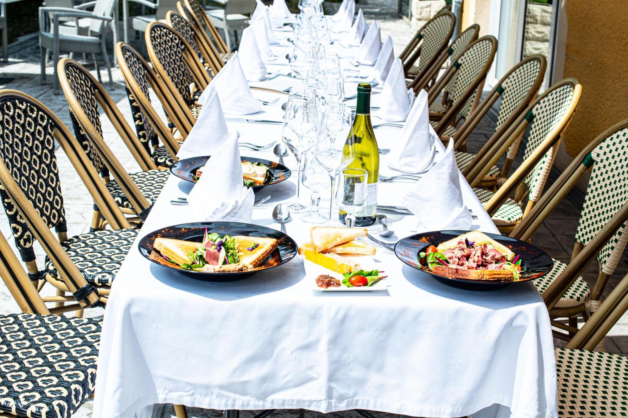 Logis Hotel - Le Relais Du Parisis Villeparisis Dış mekan fotoğraf