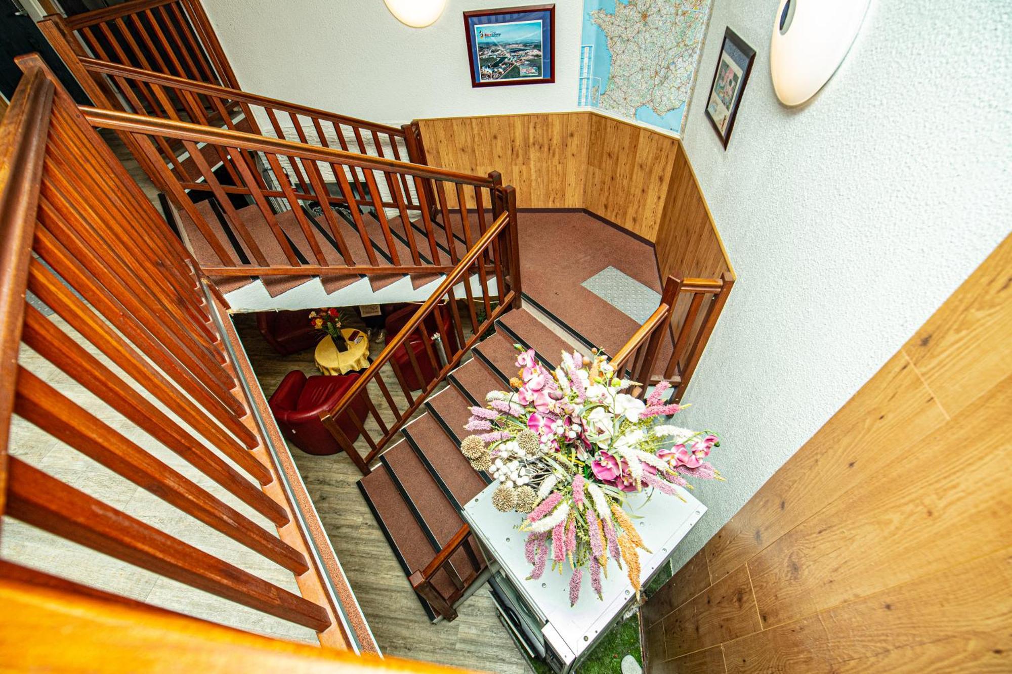 Logis Hotel - Le Relais Du Parisis Villeparisis Dış mekan fotoğraf