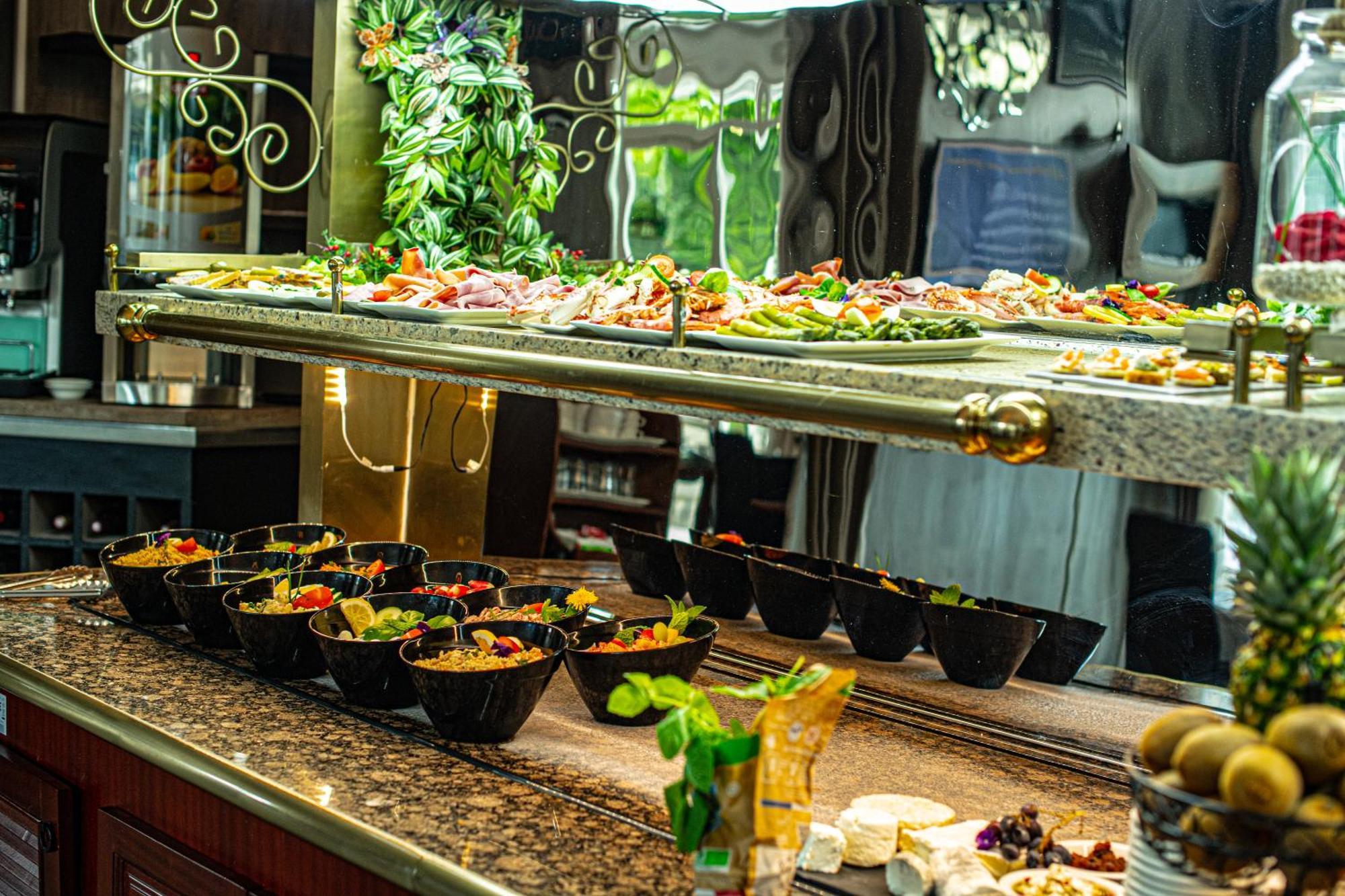 Logis Hotel - Le Relais Du Parisis Villeparisis Dış mekan fotoğraf