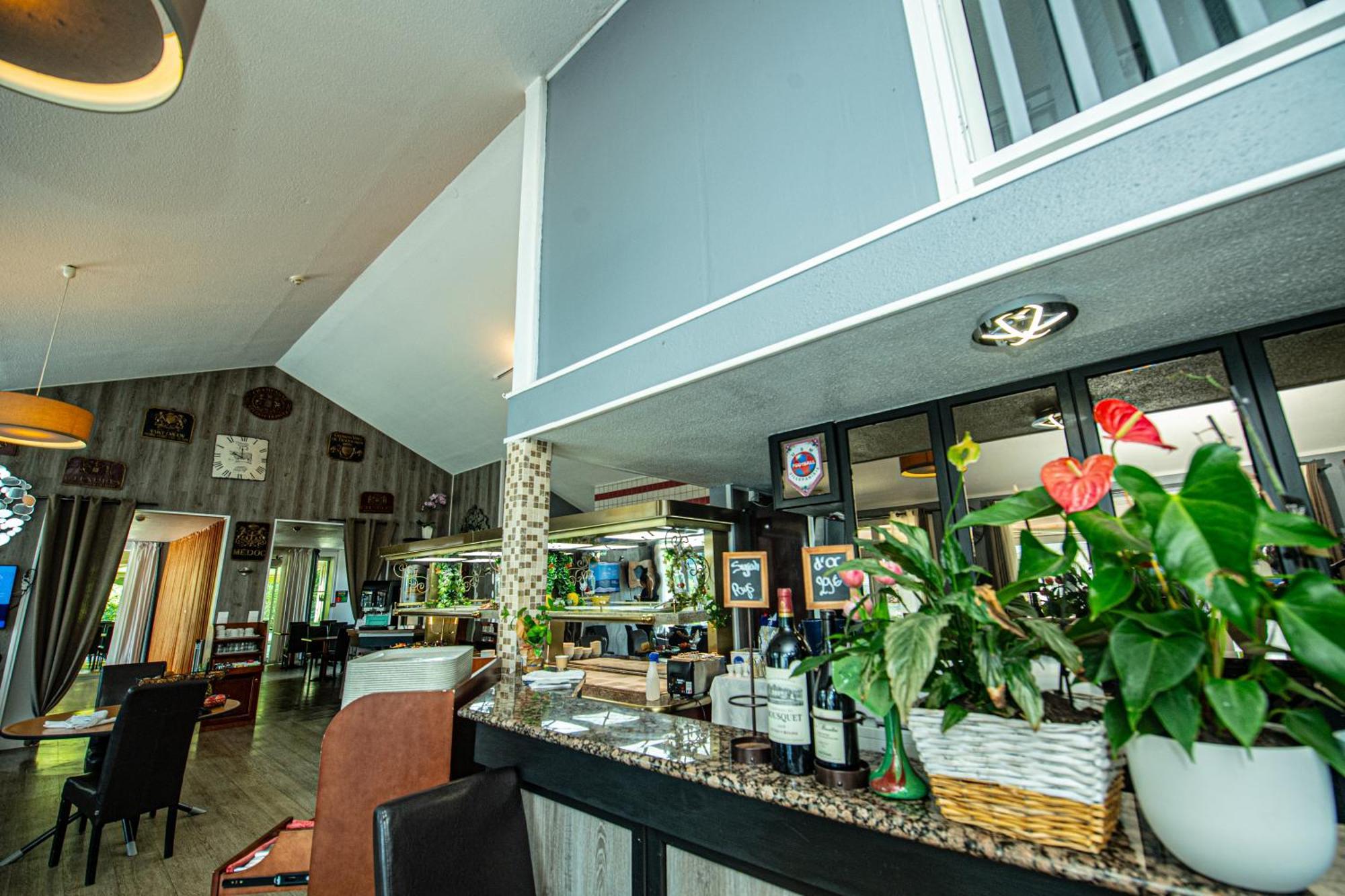 Logis Hotel - Le Relais Du Parisis Villeparisis Dış mekan fotoğraf