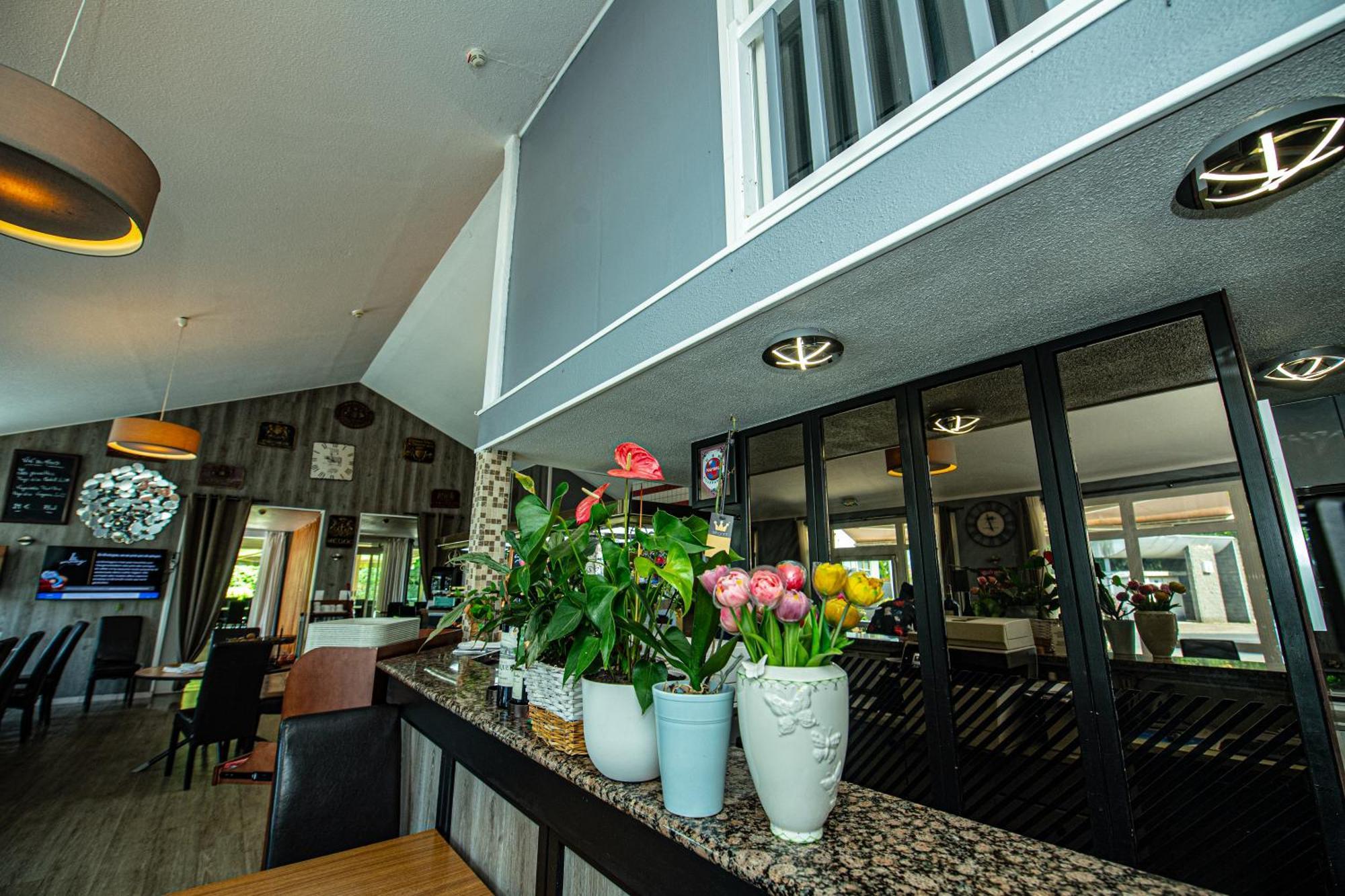 Logis Hotel - Le Relais Du Parisis Villeparisis Dış mekan fotoğraf